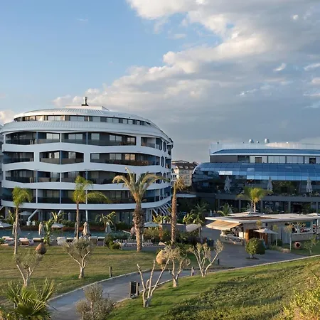 Liu Hotell Side