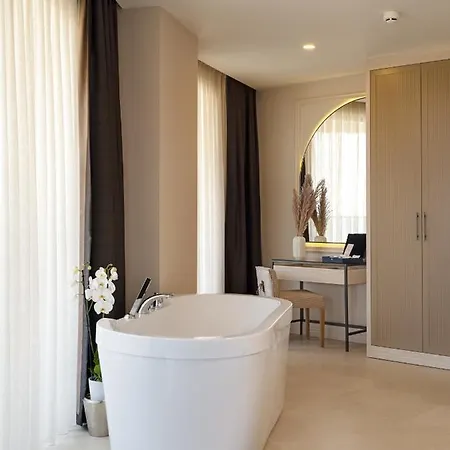 Liu Hotel 5*
