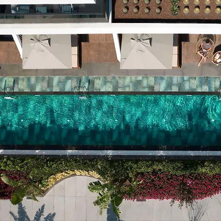 Liu Hotel Side